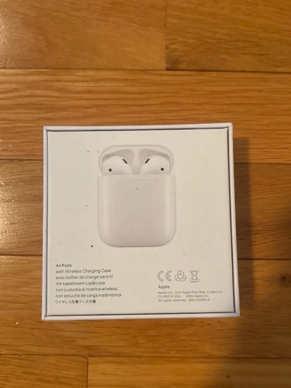 Apple White Wireless Earbuds with Charging Case (Boxed)